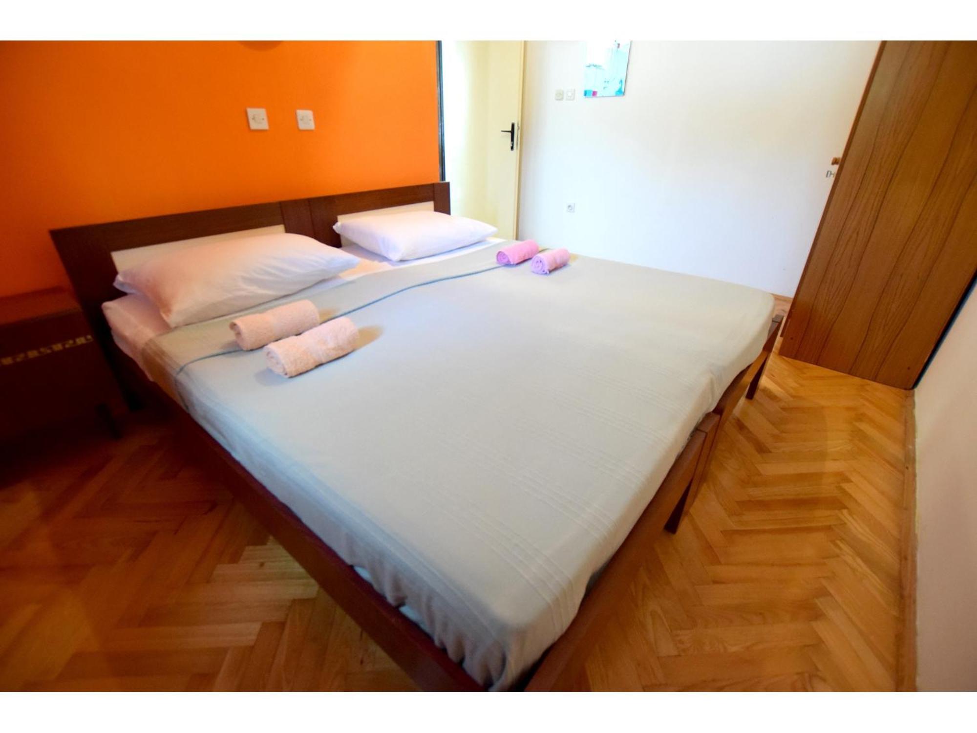 Laroom Apartment