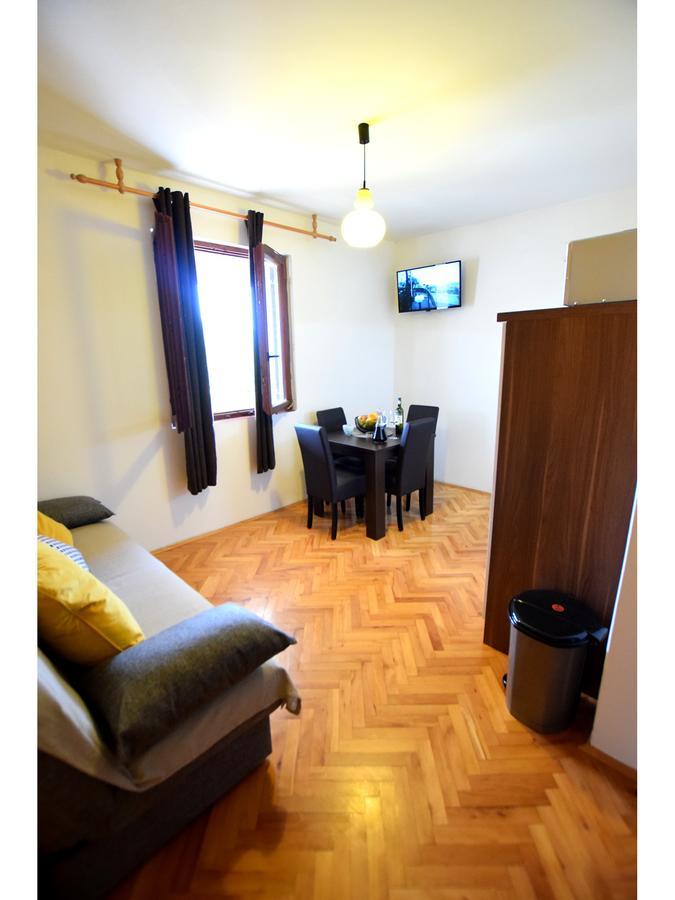 Apartment Laroom